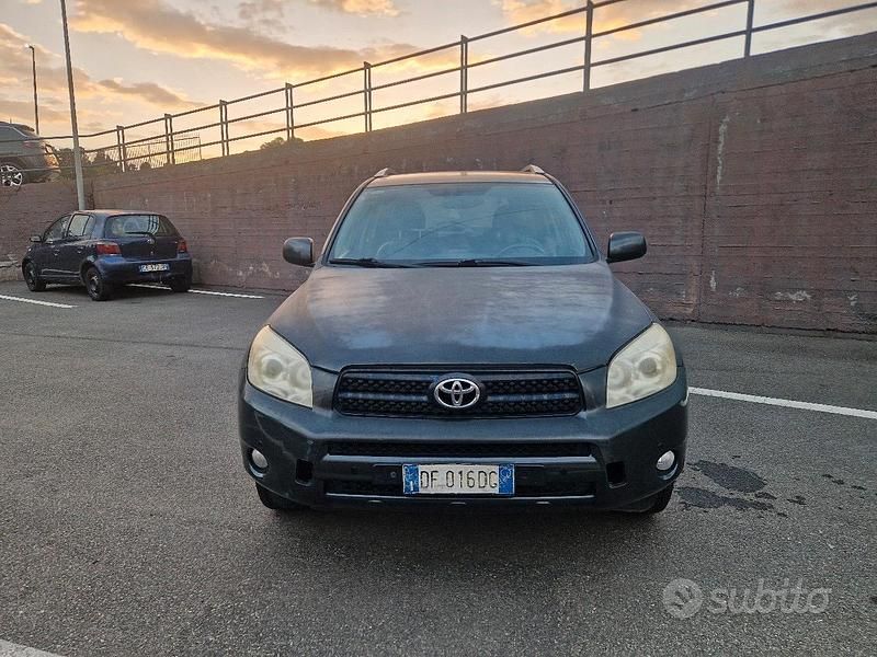 Usata 2007 Toyota RAV4 Luxury SUV | 4000 € (Super prezzo) - Immagine 1/4
