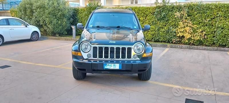 Usata Jeep Cherokee 2005 Nero SUV