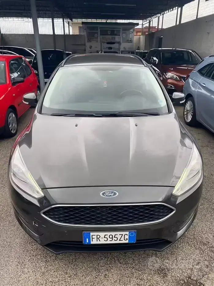 Gebraucht Ford Focus 95 PS (69 kW) 2018 Grau Kombi