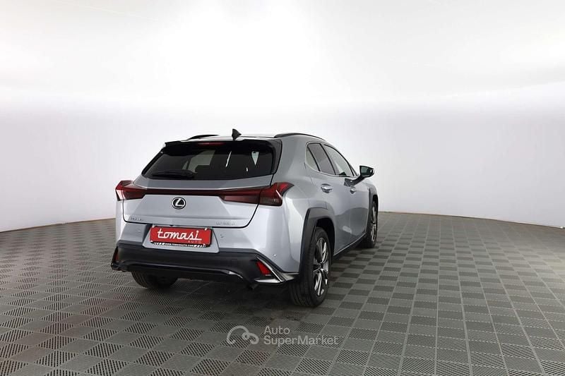 Usata Lexus UX 152 CV (111 kW) 2024 Gray SUV
