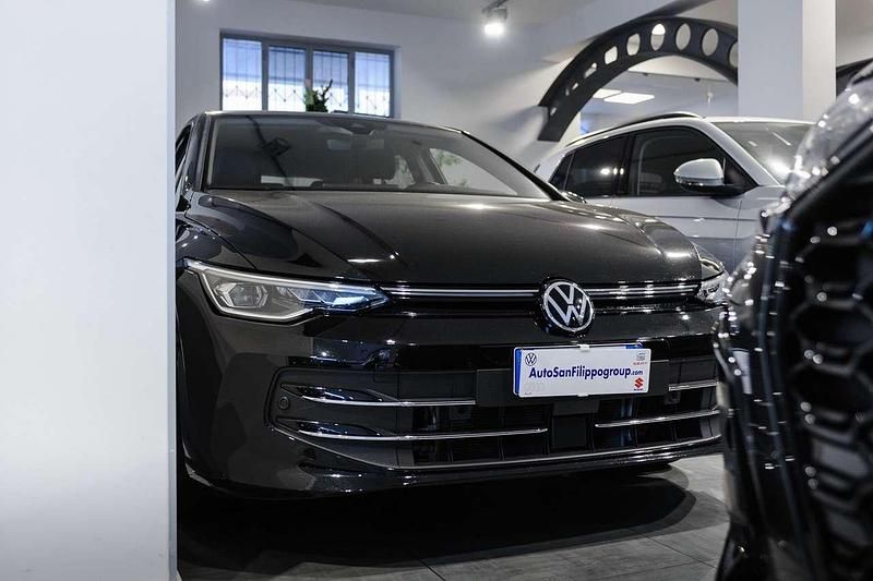 Usata VW Golf VIII Style 150 CV (110 kW) 2025 Nero perla met Berlina