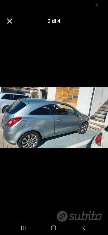 Usado Opel Corsa 85 HP (62 kW) 2011 Cinzento Citadino