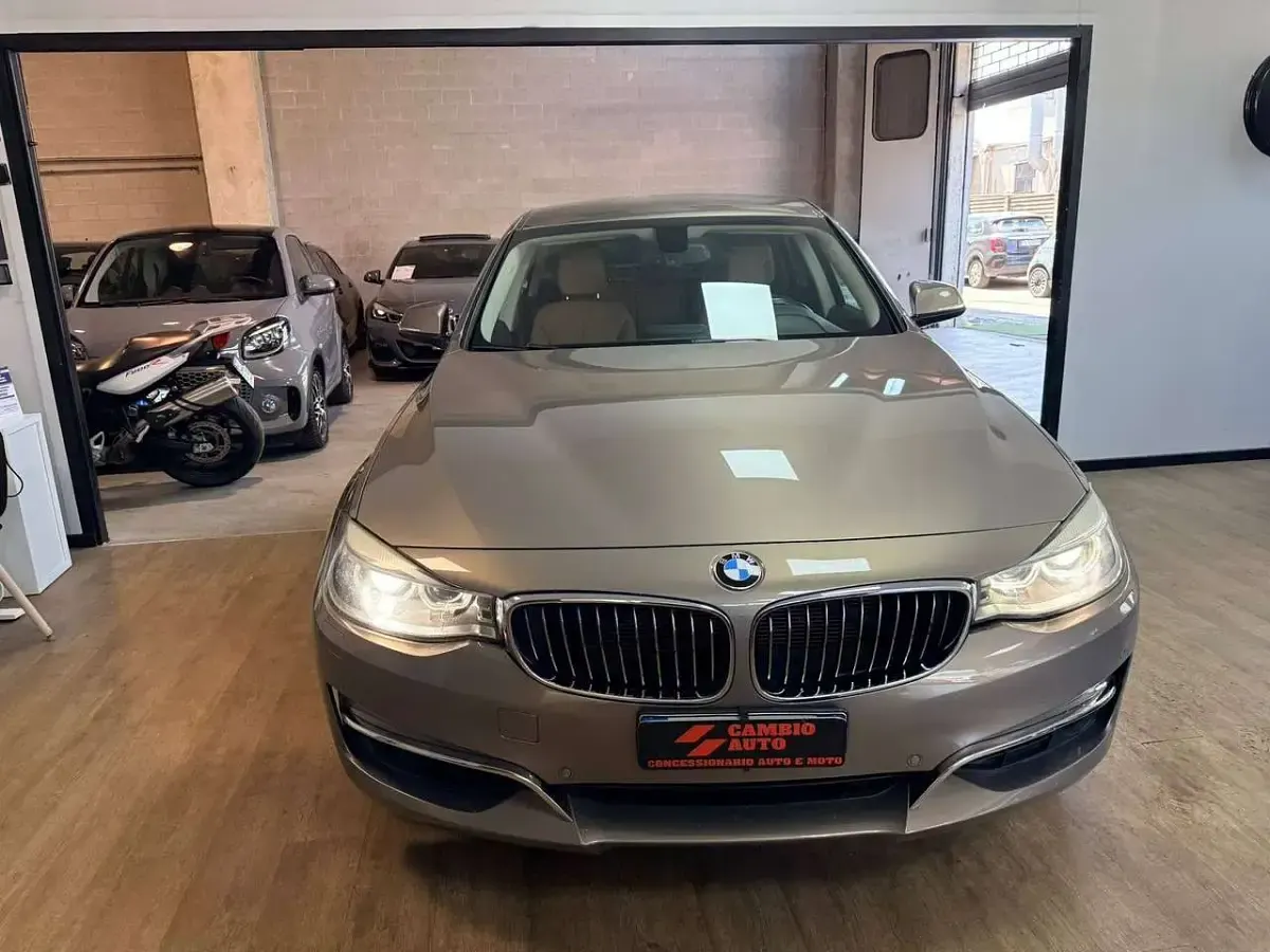 Usata BMW 320 Luxury Line 184 CV (135 kW) 2015 Bronzo Berlina