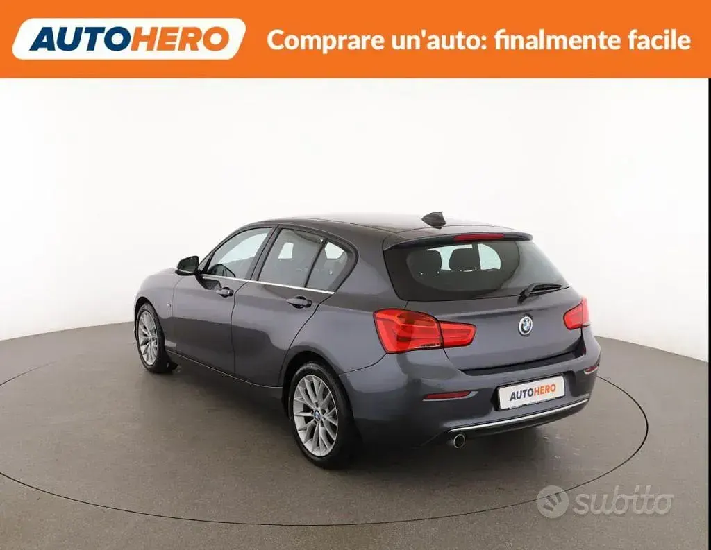 Usado BMW 118 150 CV (110 kW) 2018 Gris Utilitario