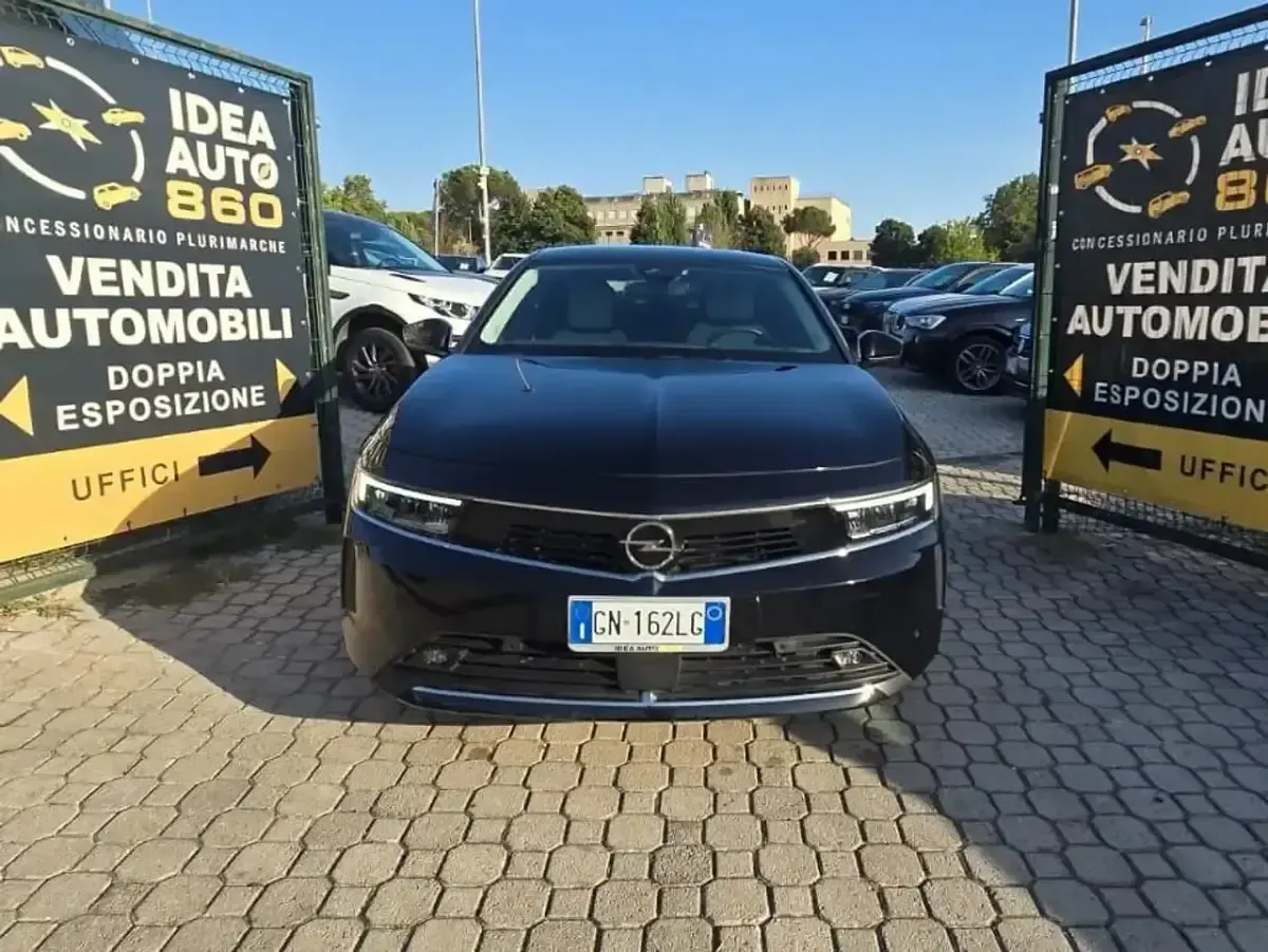 Usata Opel Astra Elegance 150 CV (110 kW) 2023 Nero Utilitaria