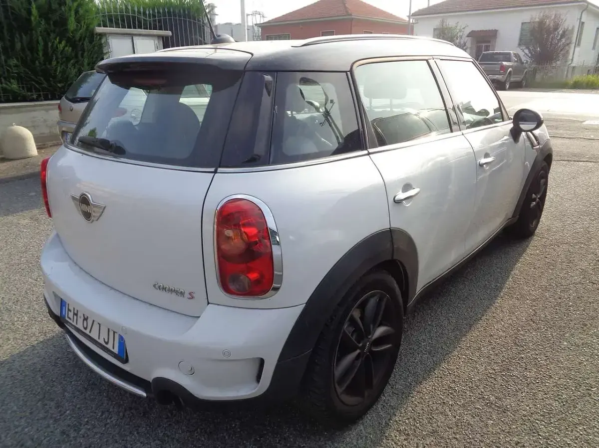 Usata Mini Cooper S Countryman 184 CV (135 kW) 2011 Bianco SUV