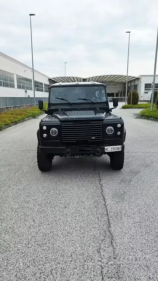 Usata Land Rover Defender 86 CV (63 kW) 1990 Nero SUV