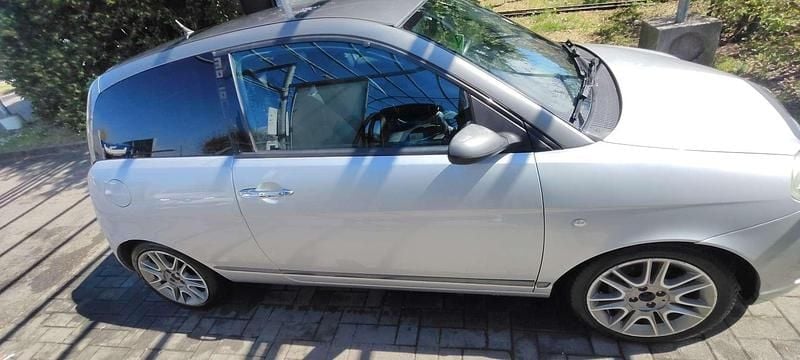 Usata Lancia Ypsilon 105 CV (77 kW) 2007 Utilitaria