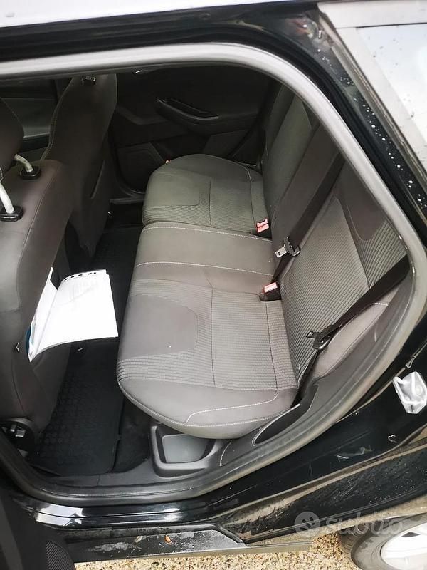 Usata Ford Focus 115 CV (84 kW) 2014 Nero Berlina