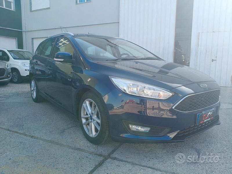 Usata Ford Focus 120 CV (88 kW) 2017 Blu Berlina