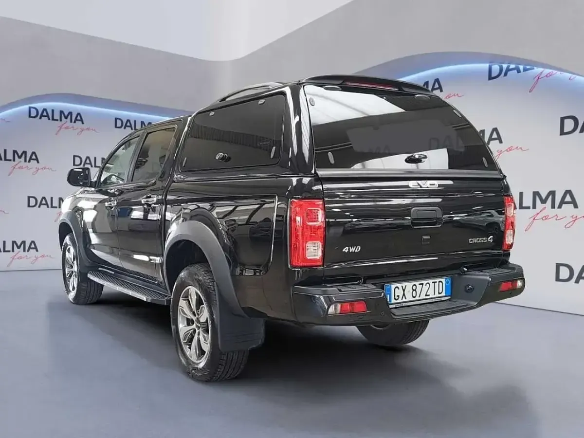 Usata EVO Cross 4 136 CV (100 kW) 2024 Nero Pick-up