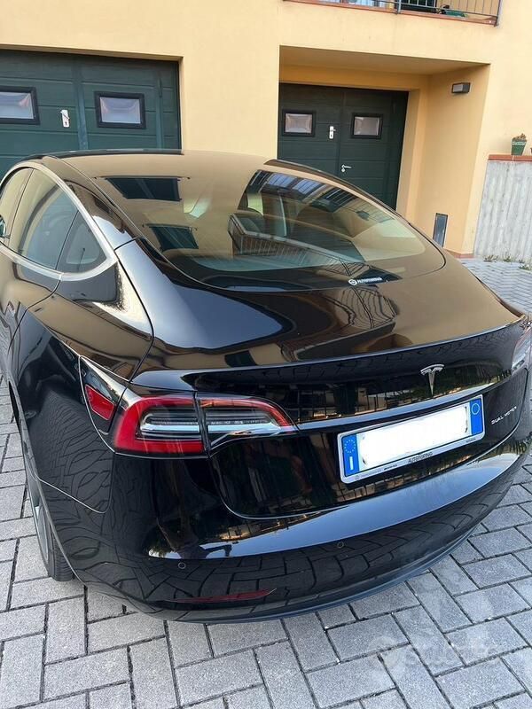 Usata Tesla Model 3 Long Range AWD 366 kW (498 CV) 2020 Nero Berlina