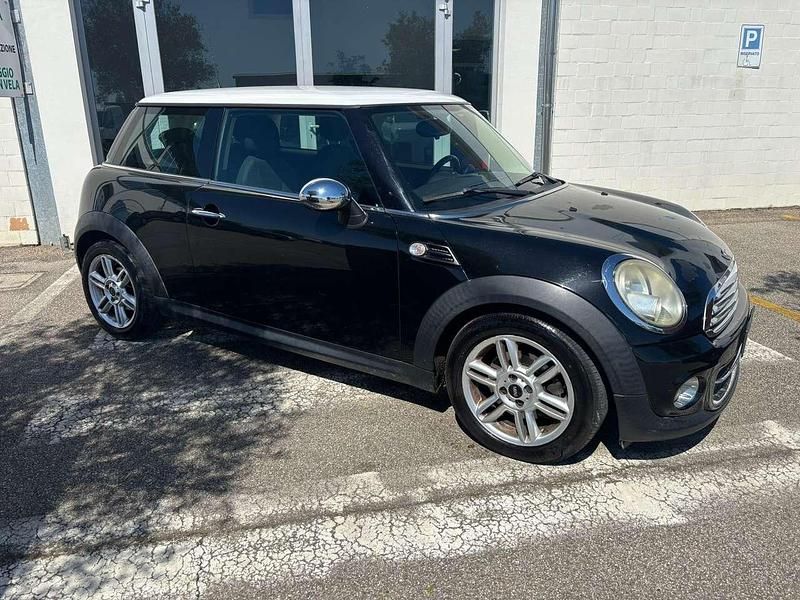 Occasion Mini Cooper D 111 ch (81 kW) 2011 Noir Citadine