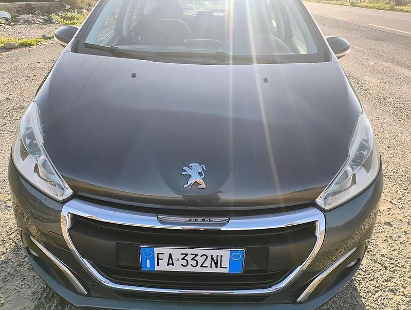 Usata Peugeot 208 Active 75 CV (55 kW) 2015 Utilitaria