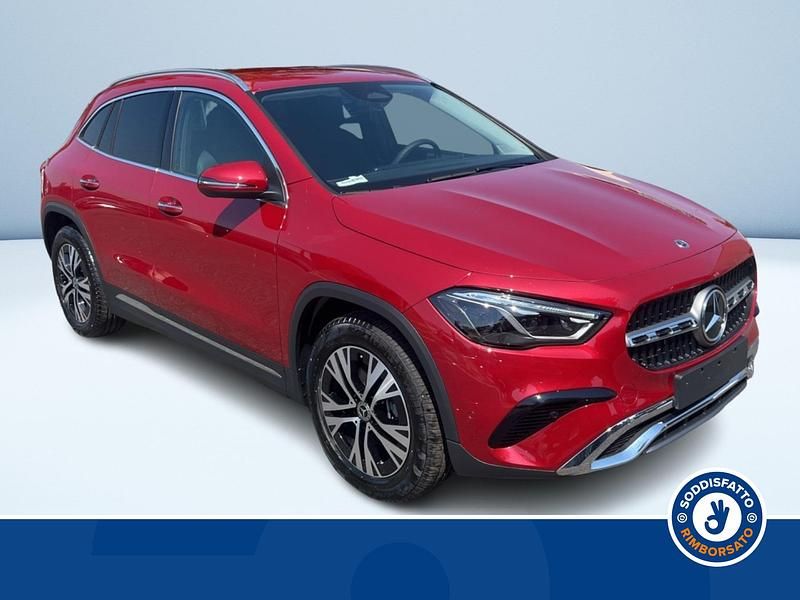 Usata Mercedes GLA200 Advanced Plus 150 CV (110 kW) 2024 Bianco pastello SUV