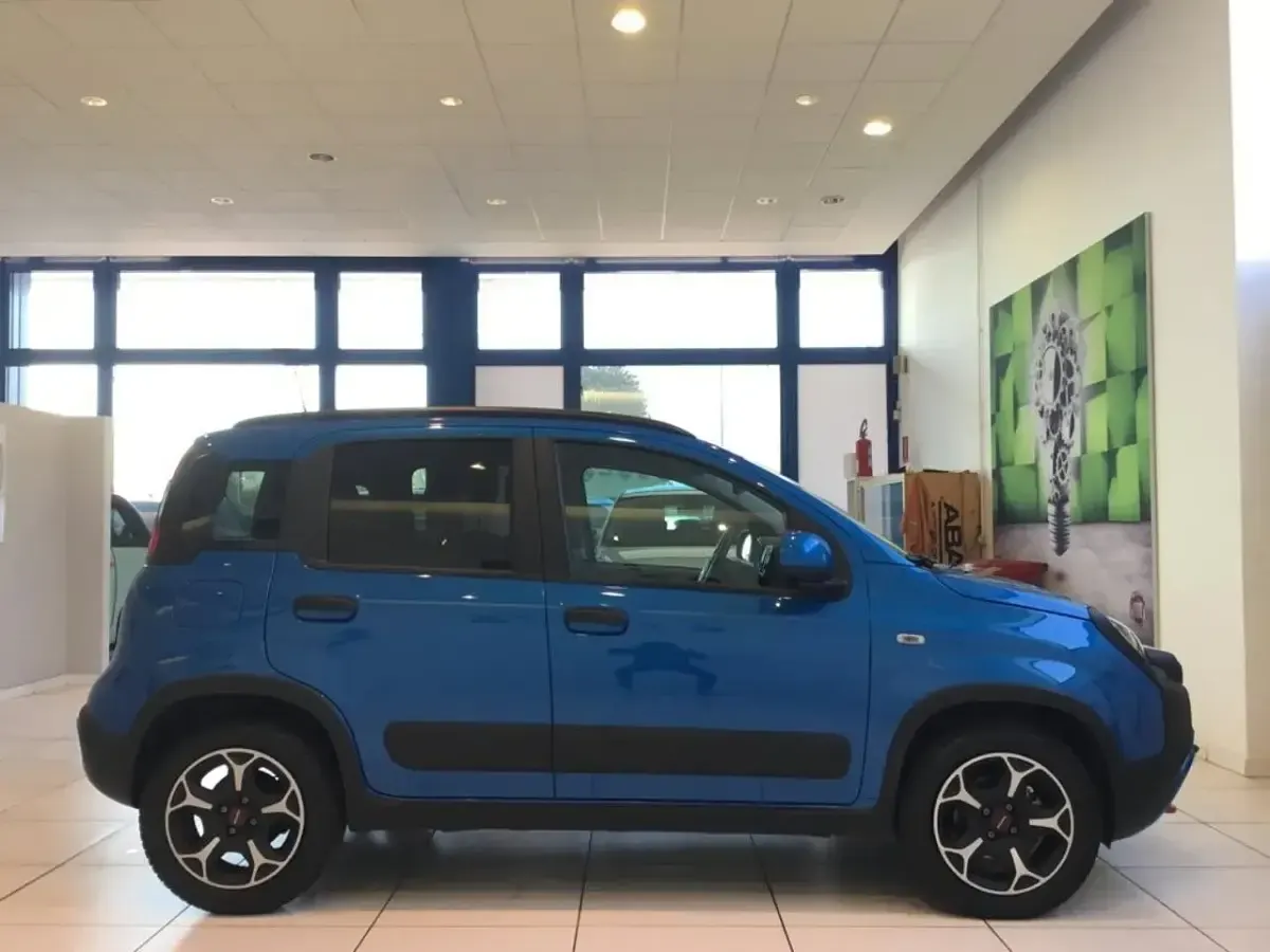 Usata Fiat Panda Cross Cross 69 CV (50 kW) 2024 Blu Utilitaria
