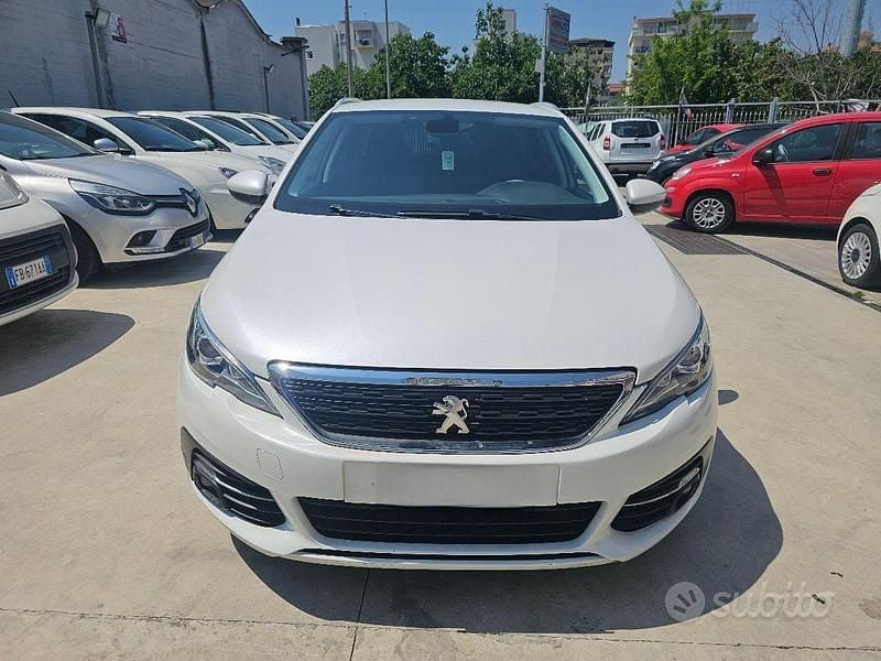 Usata Peugeot 308 SW Style 100 CV (73 kW) 2019 Station wagon