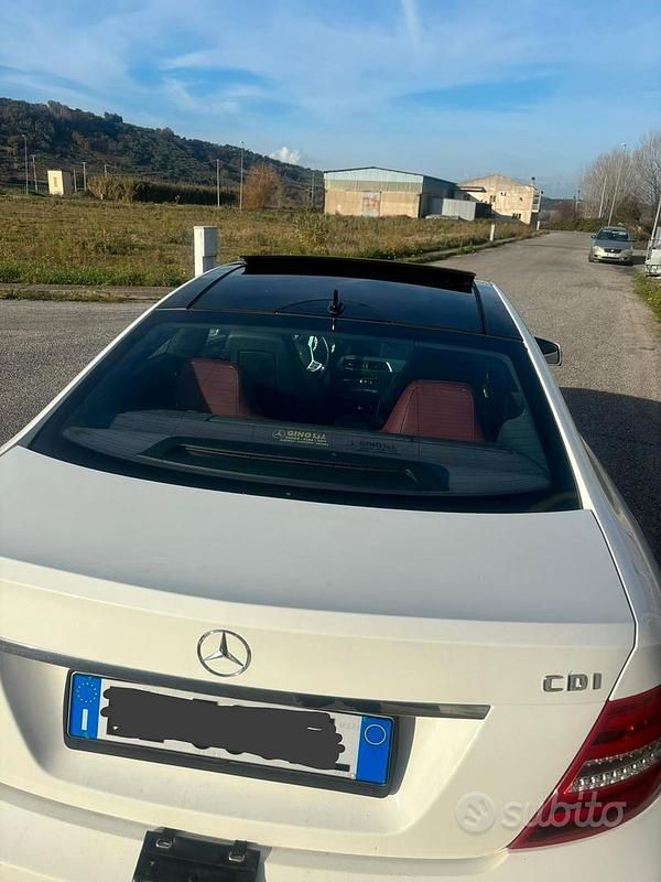 Usata Mercedes C220 AMG 170 CV (125 kW) 2012 Bianco Coupé