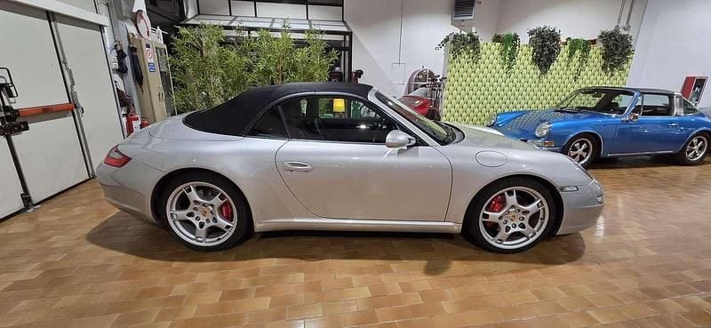 Usata Porsche 911 Carrera 355 CV (261 kW) 2005 Argento Coupé