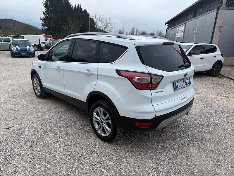 Usata Ford Kuga Titanium 120 CV (88 kW) 2017 Bianco SUV