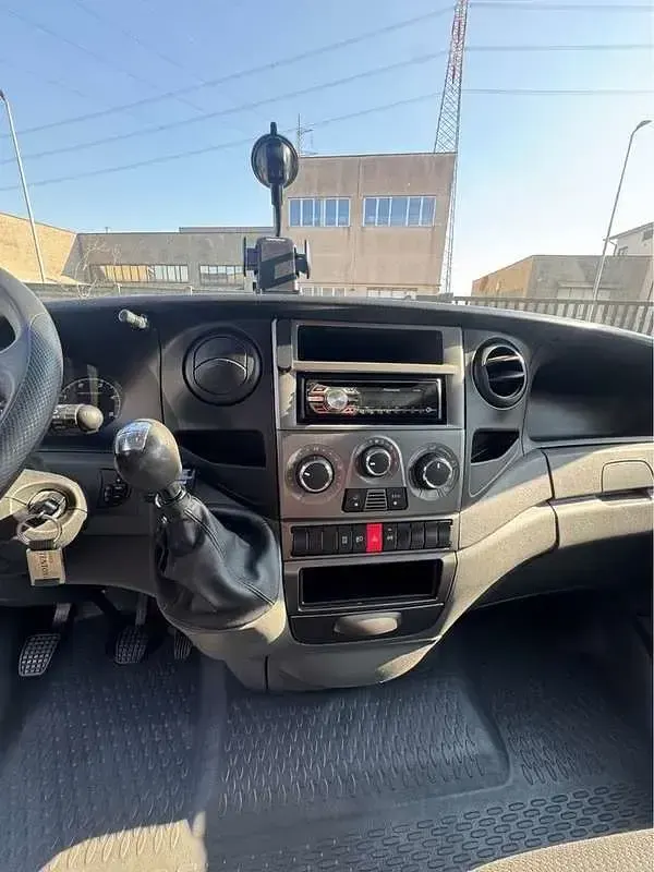 Usata Iveco Daily 145 CV (106 kW) 2014 Bianco Furgone
