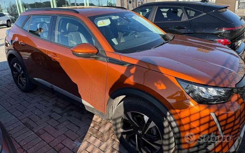 Usata Peugeot 2008 Allure 101 CV (74 kW) 2020 Bronzo SUV