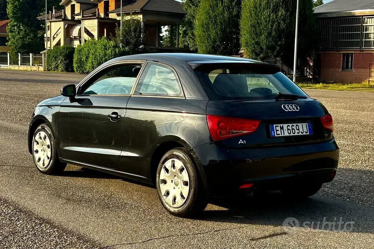 Usata Audi A1 Admired 90 CV (66 kW) 2012 Nero Utilitaria