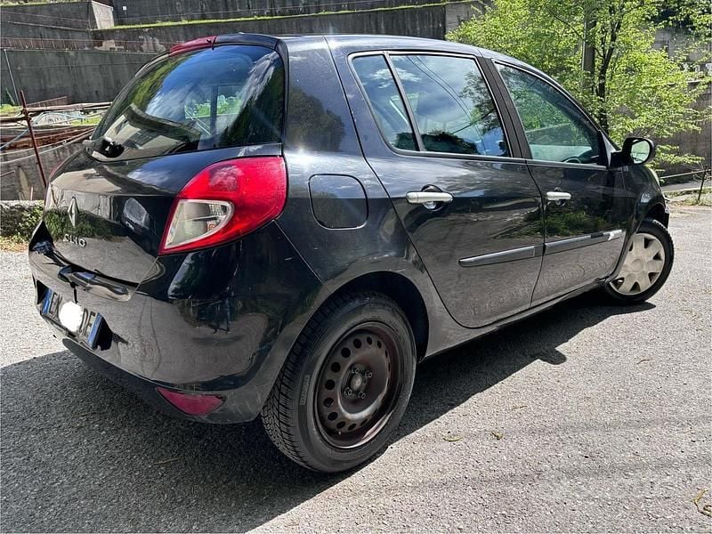 Usata Renault Clio II Dynamique 2011 Nero Berlina