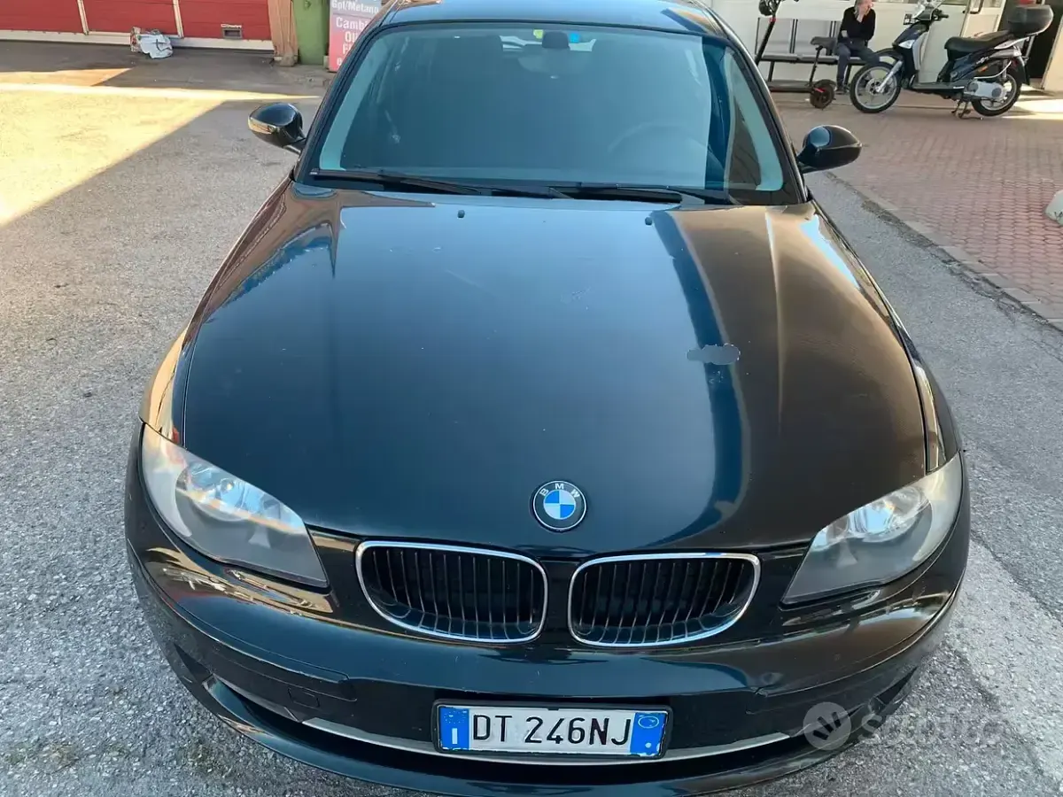 Usata BMW 120 177 CV (130 kW) 2008 Nero Utilitaria