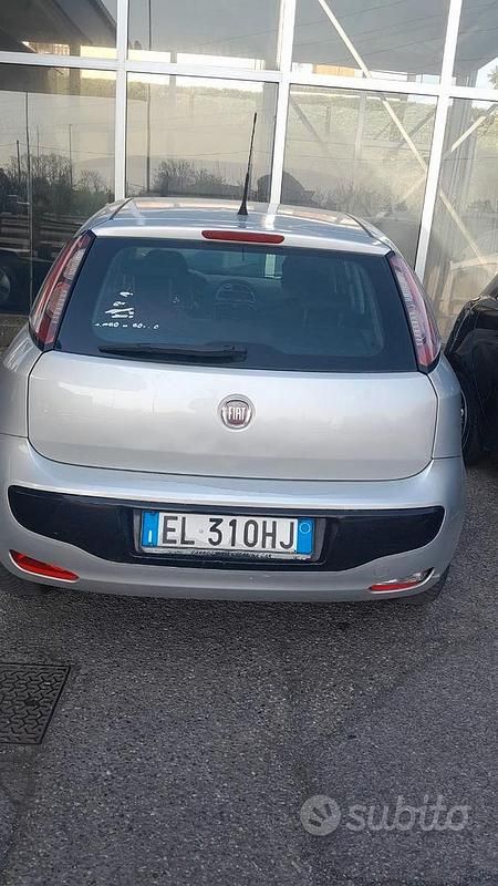 Usata Fiat Grande Punto 65 CV (47 kW) 2011 Grigio Utilitaria