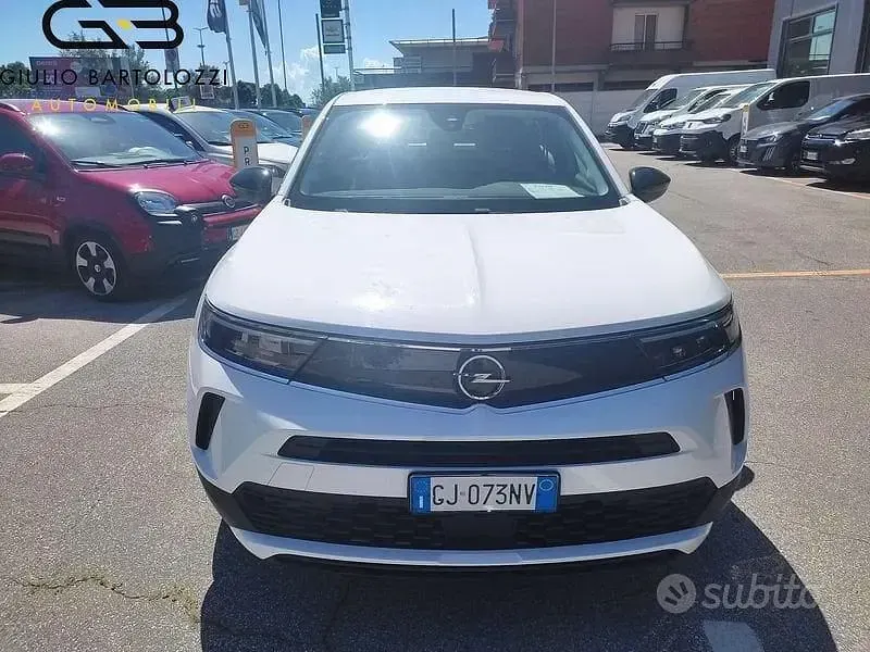 Usata Opel Mokka Edition 110 CV (80 kW) 2022 Bianco SUV