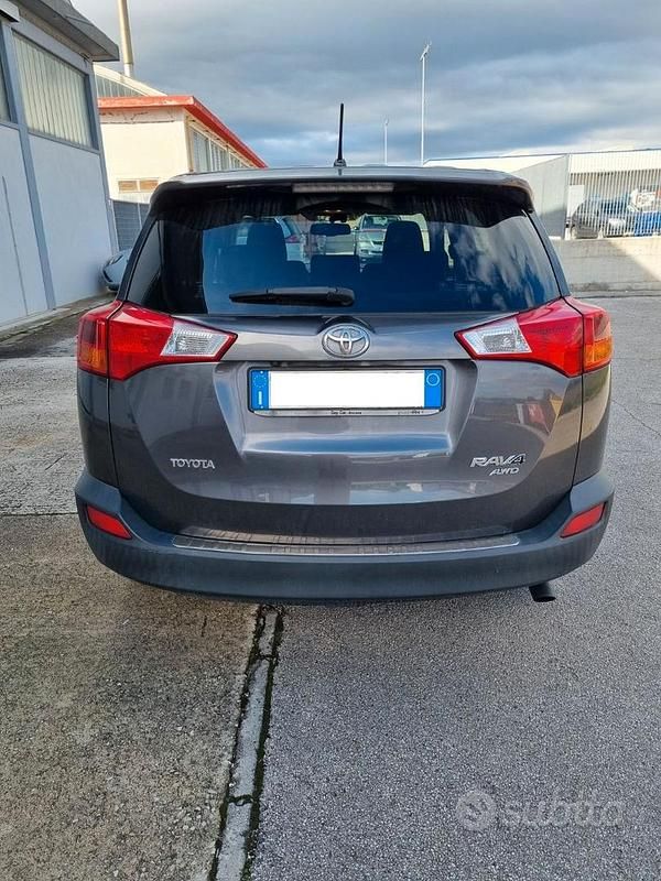 Usata Toyota RAV4 Style 124 CV (91 kW) 2014 Grigio SUV
