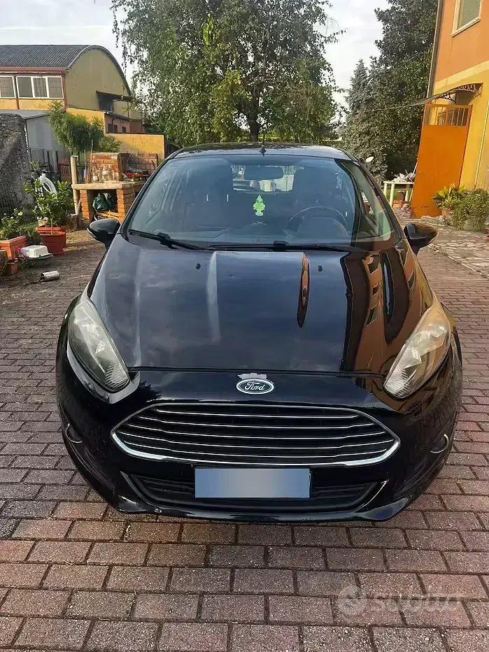 Usata Ford Fiesta 75 CV (55 kW) 2014 Nero Utilitaria