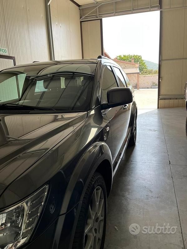 Usata Fiat Freemont 140 CV (102 kW) 2015 Grigio SUV
