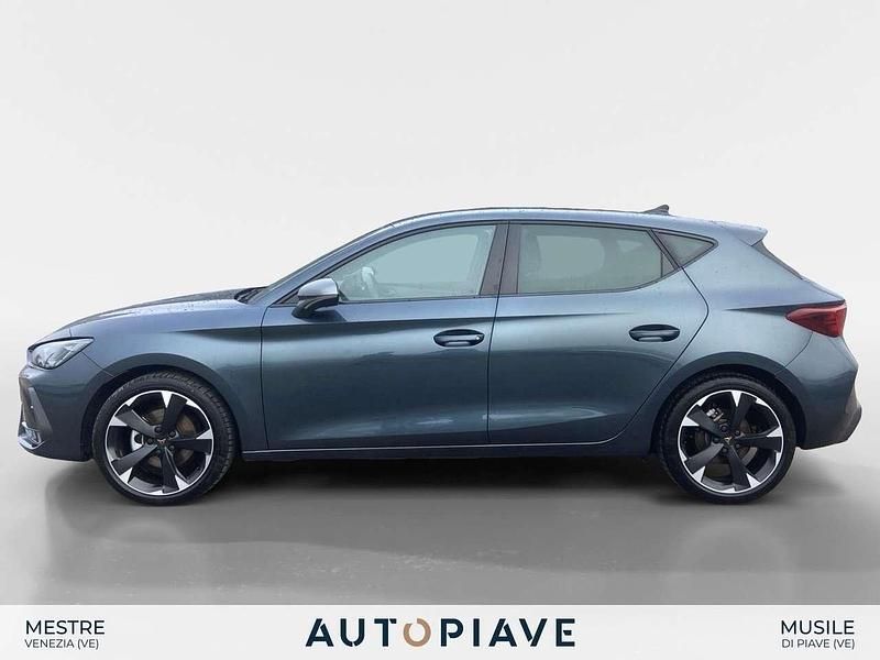 Usata Cupra Leon 150 CV (110 kW) 2025 Grigio Utilitaria