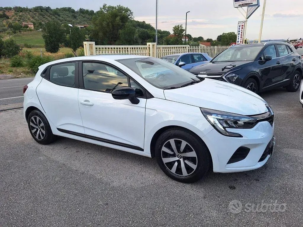 Usata Renault Clio V Equilibre 101 CV (74 kW) 2023 Bianco Berlina