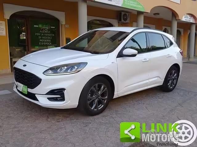 Usata Ford Kuga 150 CV (110 kW) 2022 Bianco SUV