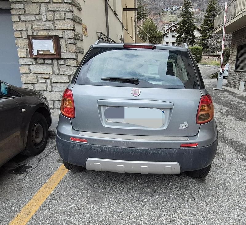 Usata Fiat Sedici 135 CV (99 kW) 2012 SUV