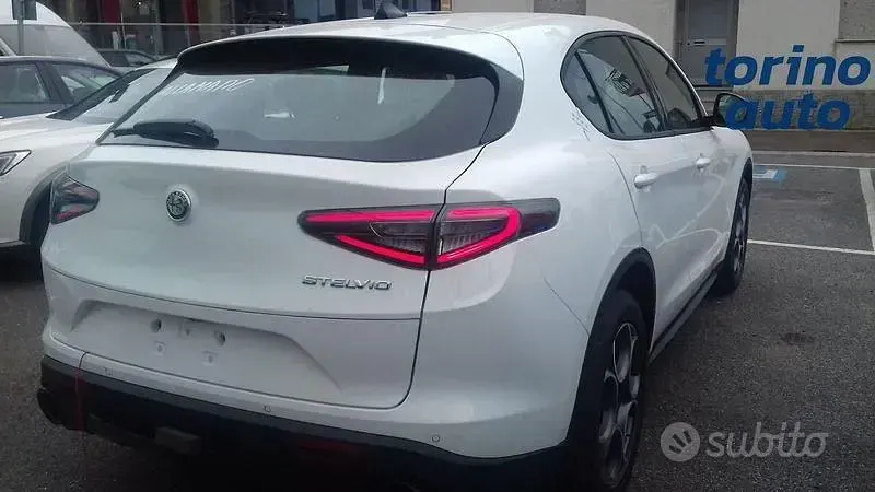 Nuova Alfa Romeo Stelvio Sprint 160 CV (117 kW) 2026 Bianco SUV
