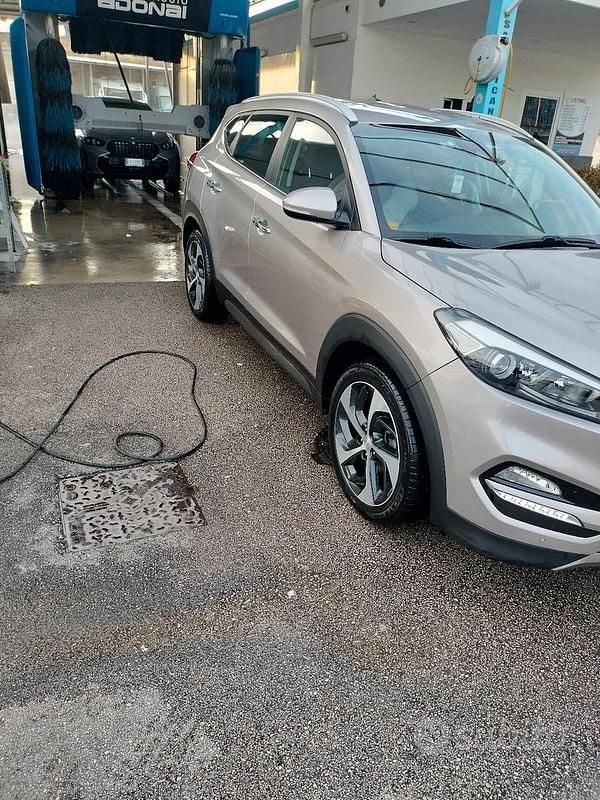 Usata 2016 Hyundai Tucson Xpossible SUV | 12.500 € (Buon prezzo) - Immagine 1/3
