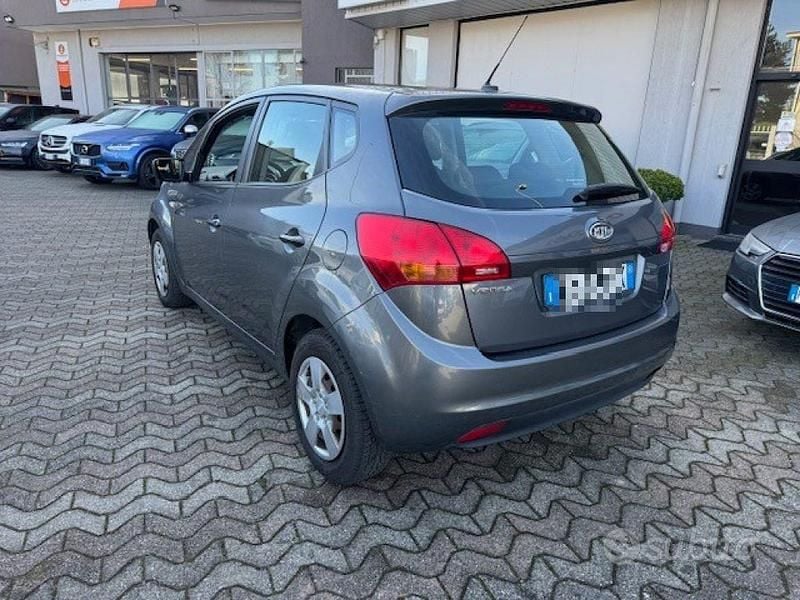Usata Kia Venga EX 90 CV (66 kW) 2011 Grigio Utilitaria