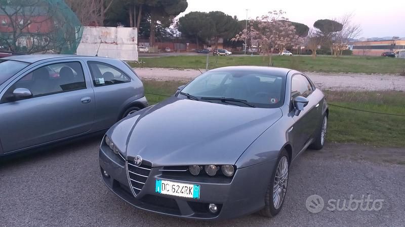 Usata Alfa Romeo Brera 199 CV (146 kW) 2006 Grigio Coupé