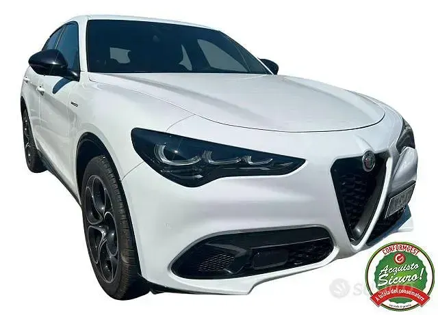 Usata Alfa Romeo Stelvio Veloce 209 CV (153 kW) 2023 Bianco SUV