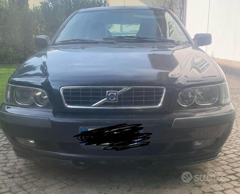 Usata 2004 Volvo V40 Station wagon | 2500 € - Immagine 1/2