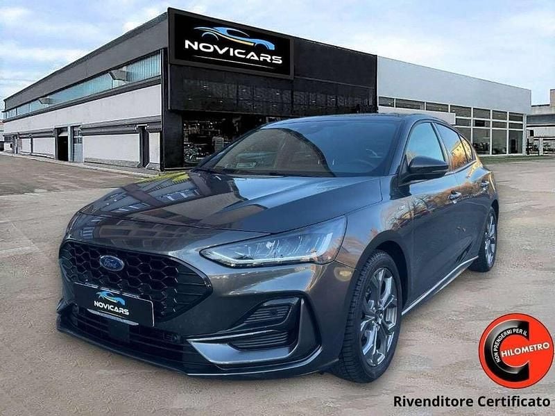 Grigio Usata 2023 Ford Focus ST-Line Tre volumi | 19.900 € (Buon prezzo) - Immagine 1/4