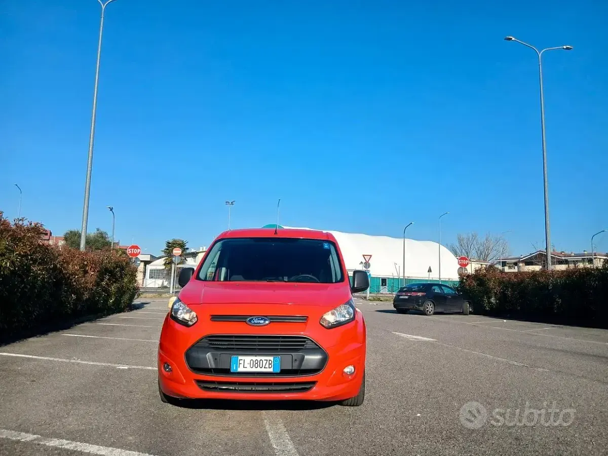 Usata Ford Transit Connect 120 CV (88 kW) 2017 Rosso Monovolume