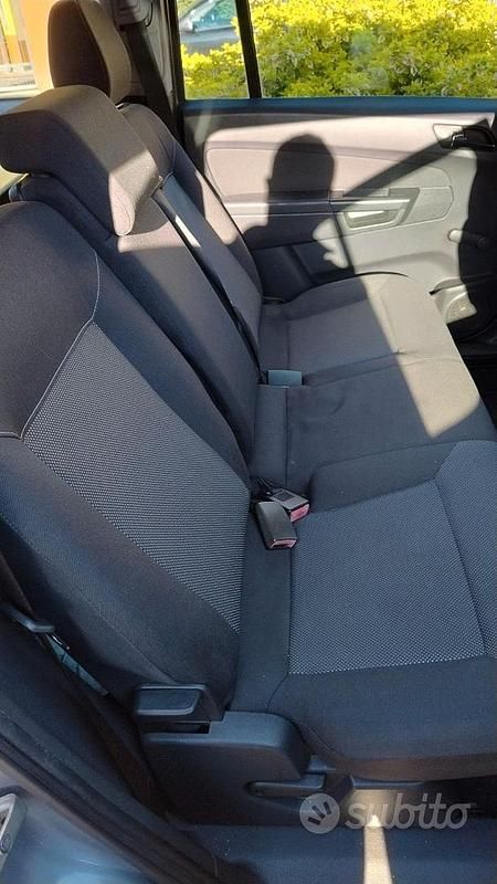 Usata Opel Zafira 2009 Grigio Monovolume