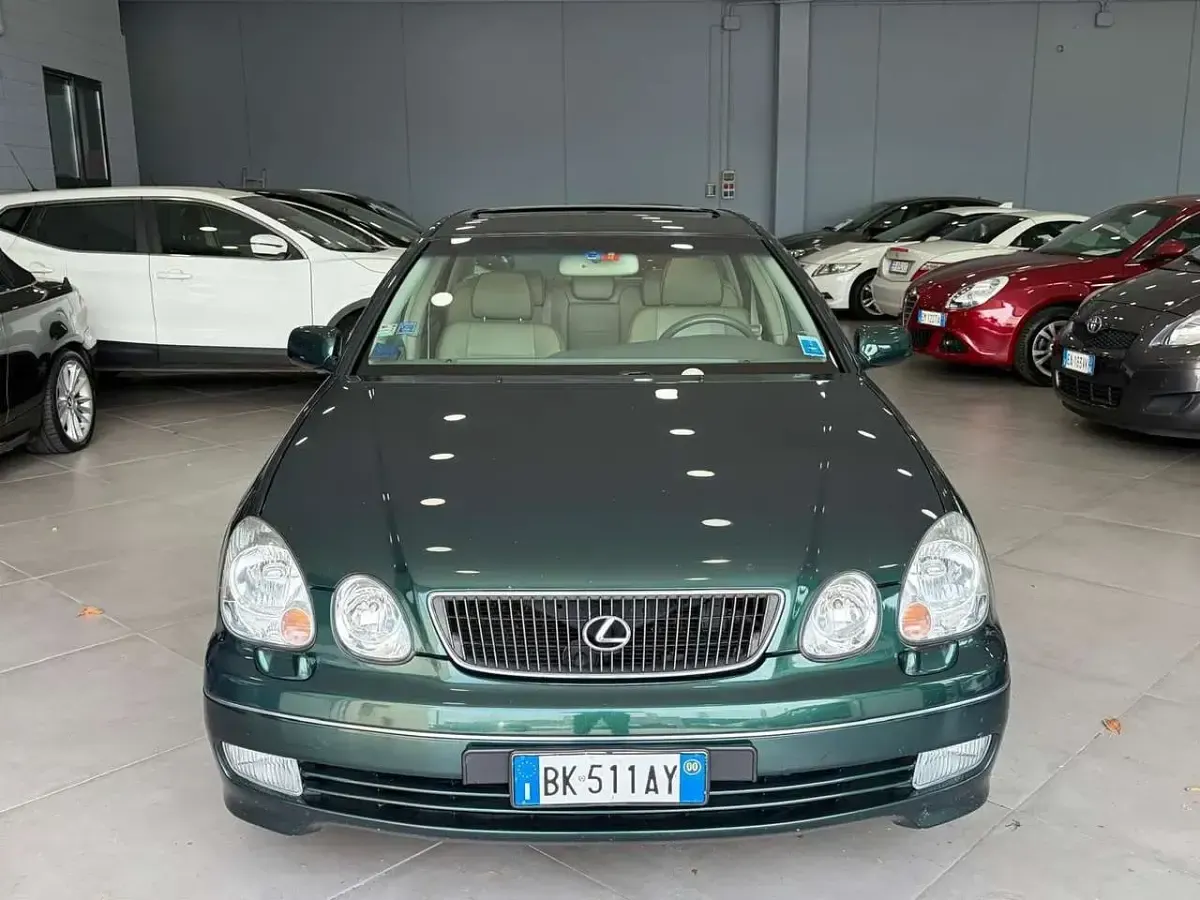 Usata Lexus GS300 222 CV (163 kW) 2000 Verde Berlina