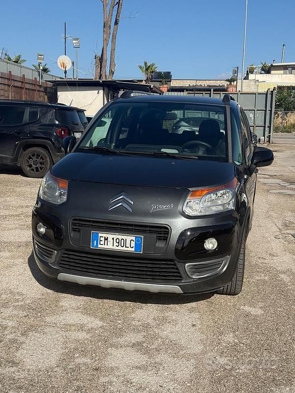 Grigio Usata 2012 Citroën C3 Picasso Exclusive Monovolume | 3800 € (Ottimo prezzo) - Immagine 1/4