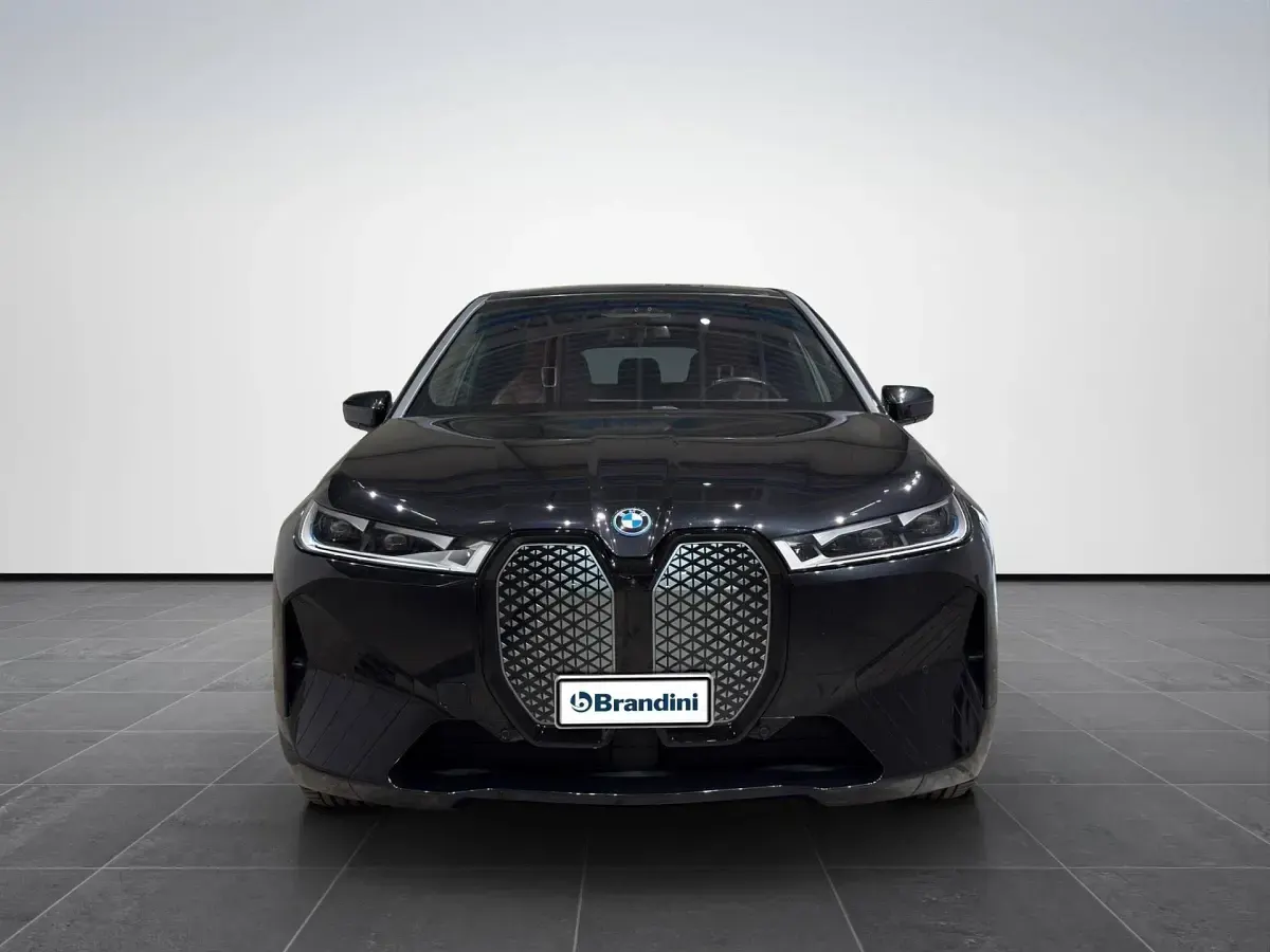 Usata BMW iX Comfort Edition 139 kW (190 CV) 2024 Nero SUV